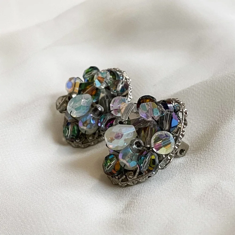 VTG Aurora Borealis Cluster Bead Clip Earrings - Picture 5 of 7